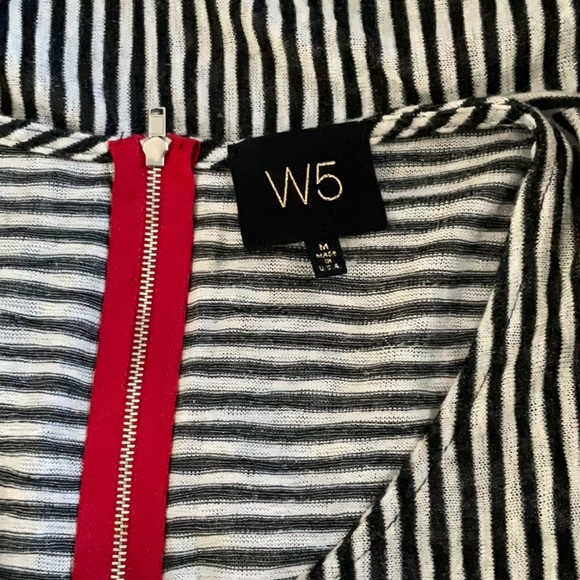 W5 size M vertical striped sleeveless top - Picture 6 of 7